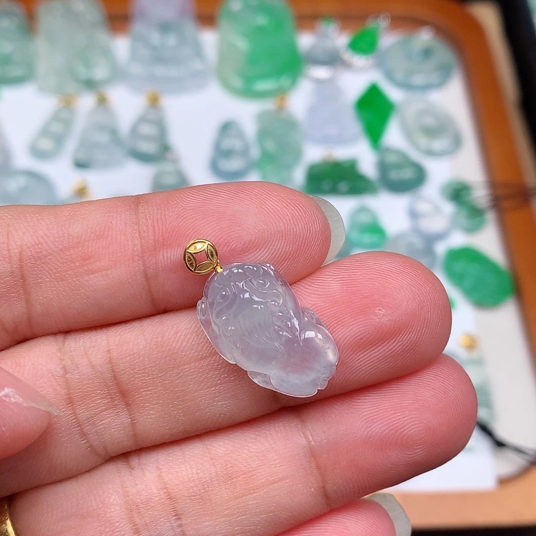 翡翠18K金镶嵌颈饰天然缅甸A货翡翠冰种貔貅