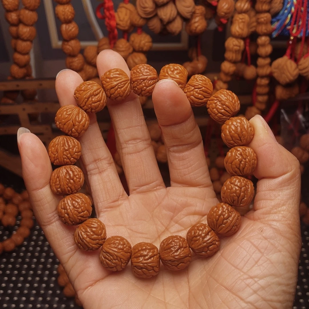 木质类龙纹桃枭挂件