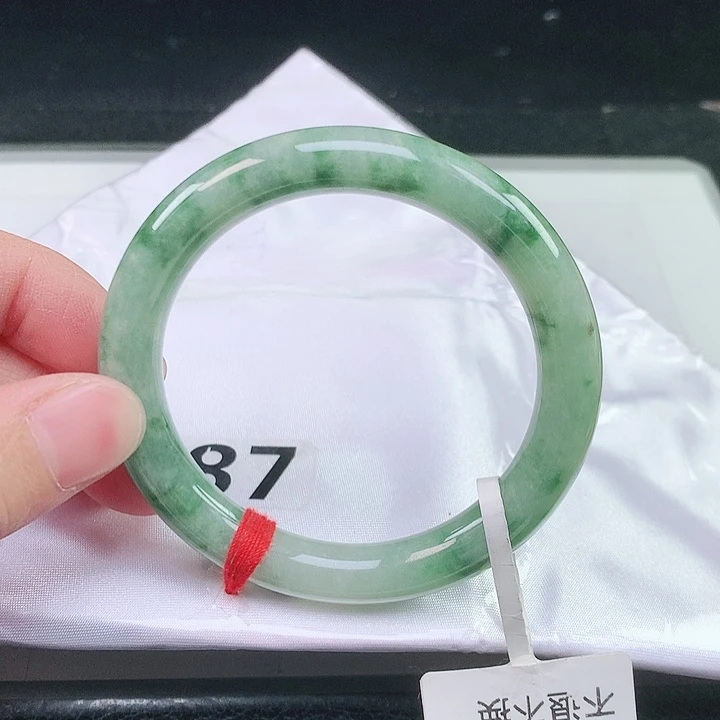 翡翠未镶嵌手镯（圆镯）187