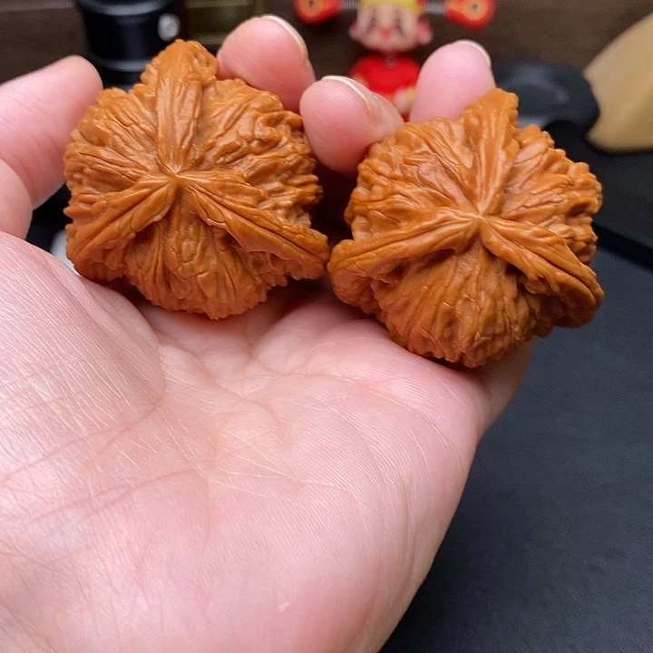 M***.把件文玩核桃白奔