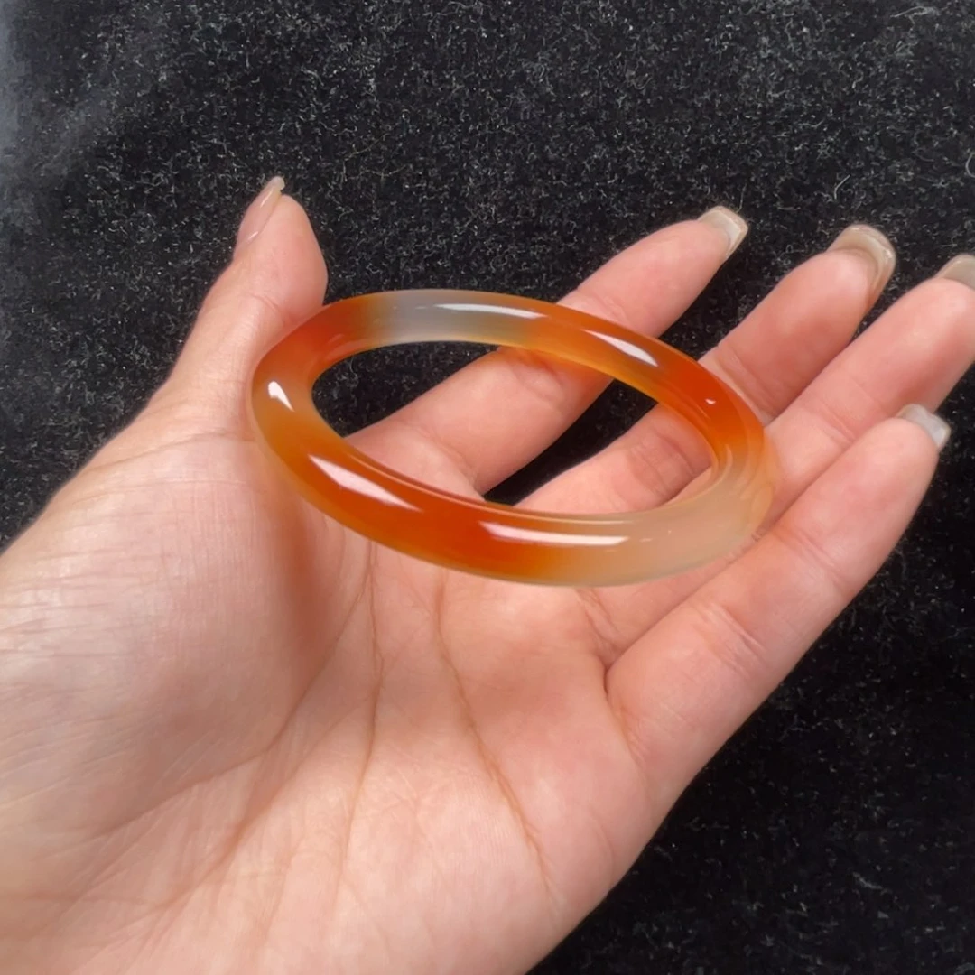 玛瑙/玉髓手镯未镶嵌可**爱