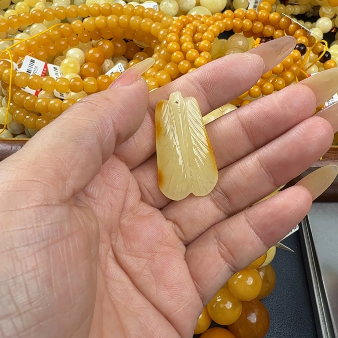 琥珀未镶嵌珠宝奇石