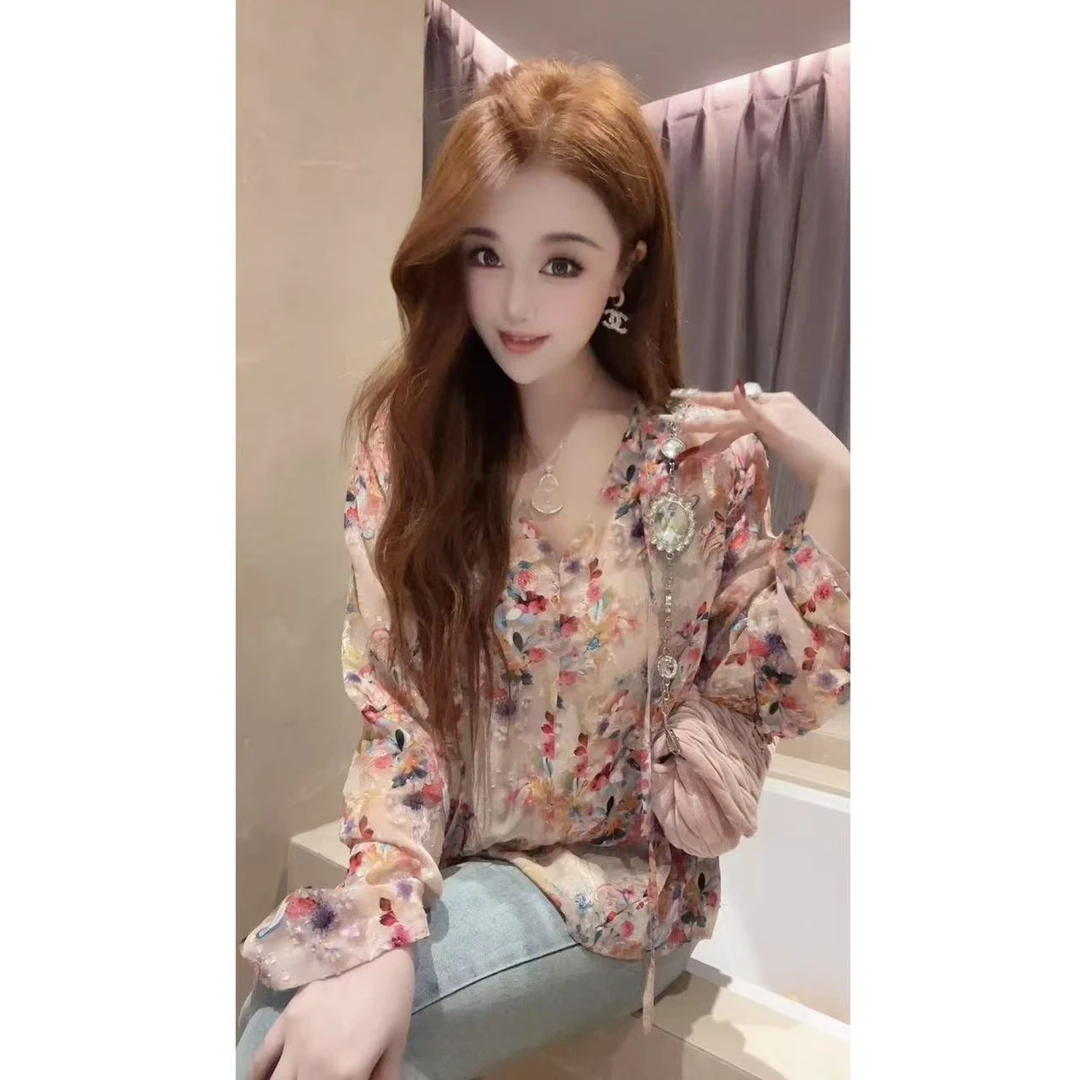 JY&JY橙子大大【花环尾戒】重工凤尾剪花V领衬衫上衣 15698