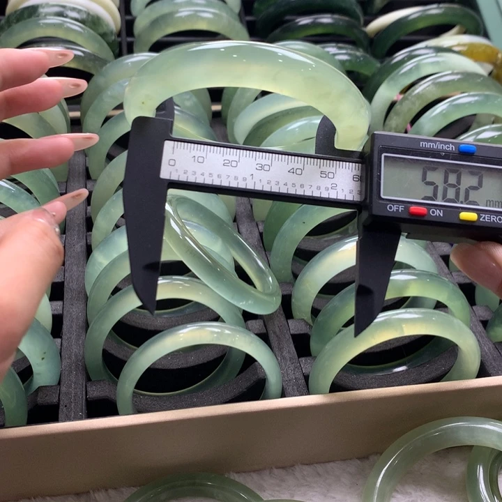 岫玉未镶嵌手镯53