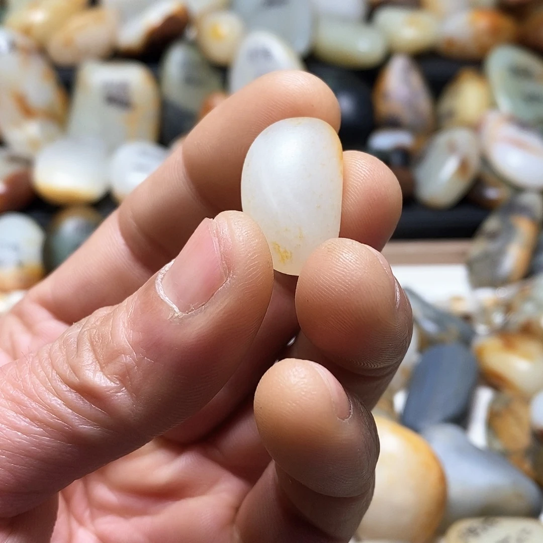 和田玉颈饰未镶嵌吊坠