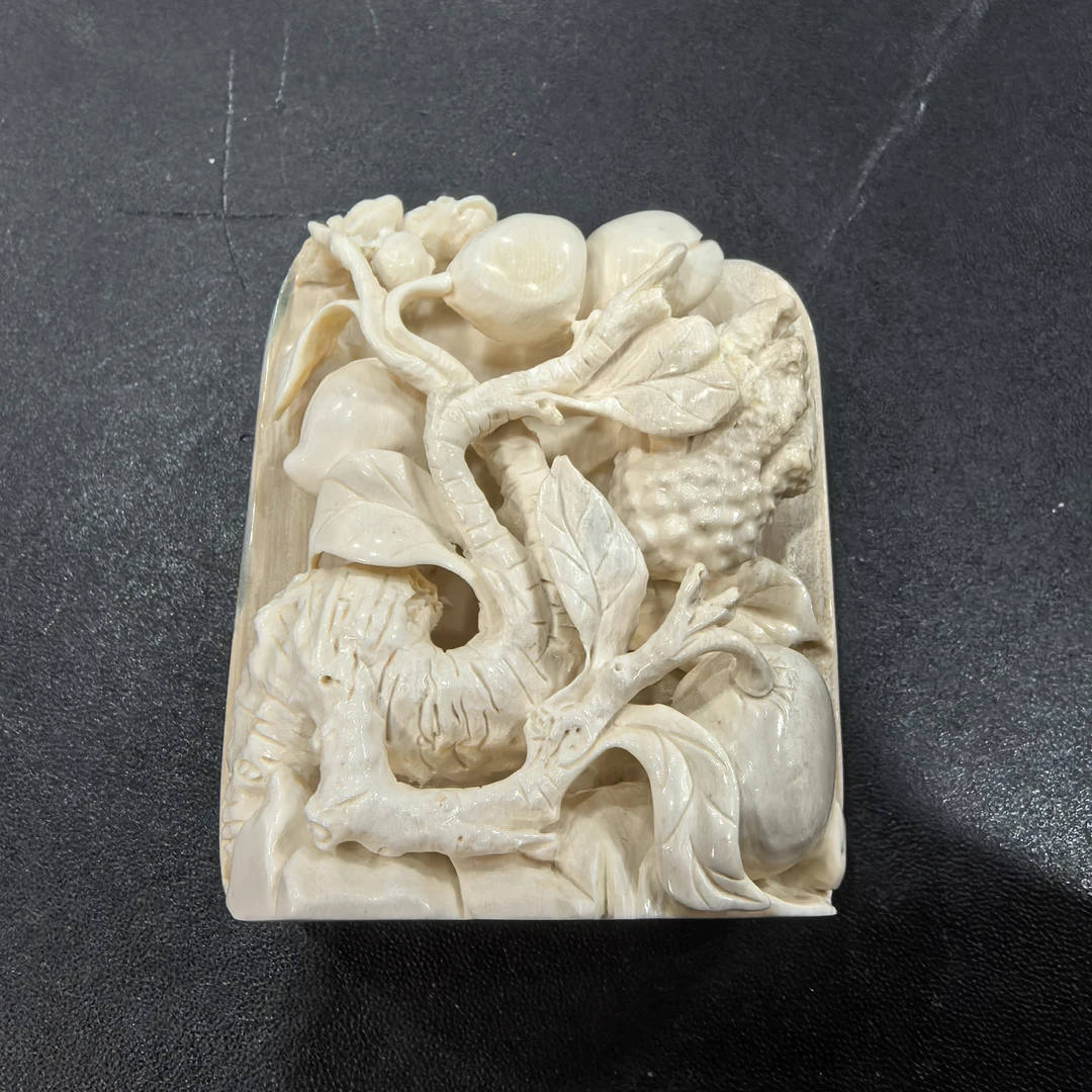 猛犸约70.2克雕刻件ZL4685