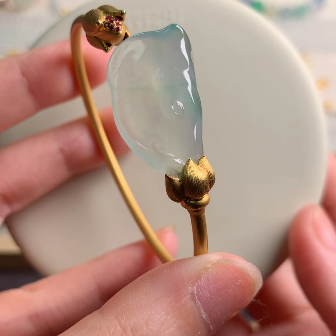 18K金镶嵌手镯翡翠手镯