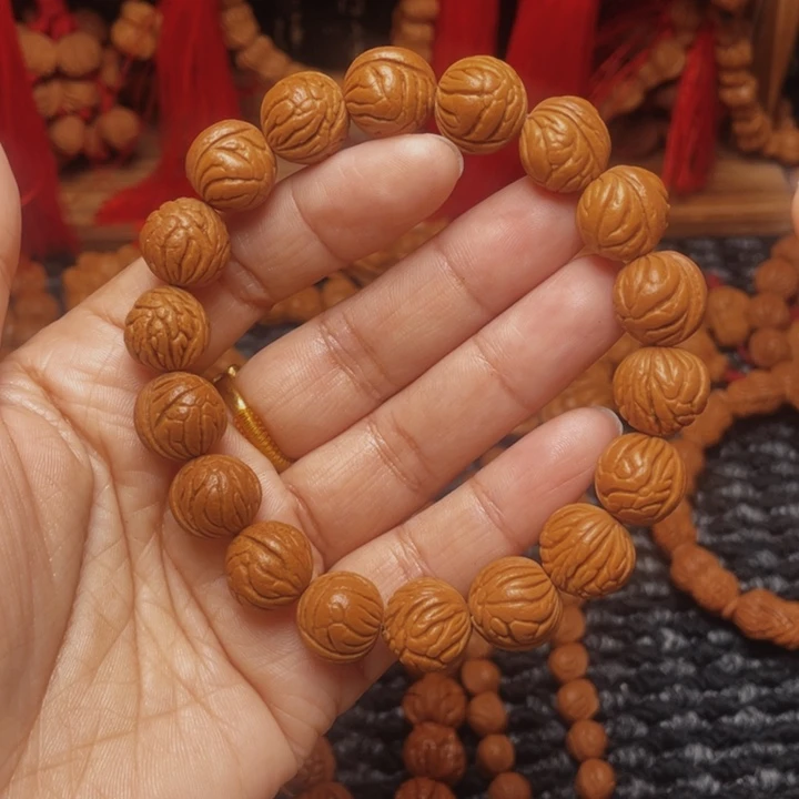 木质类龙纹桃枭挂件