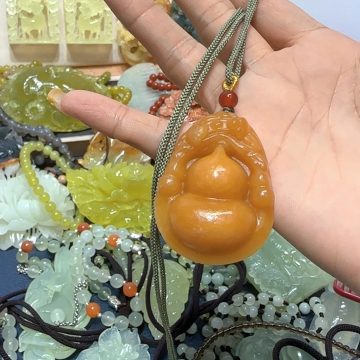 未镶嵌蛇纹石玉吊坠