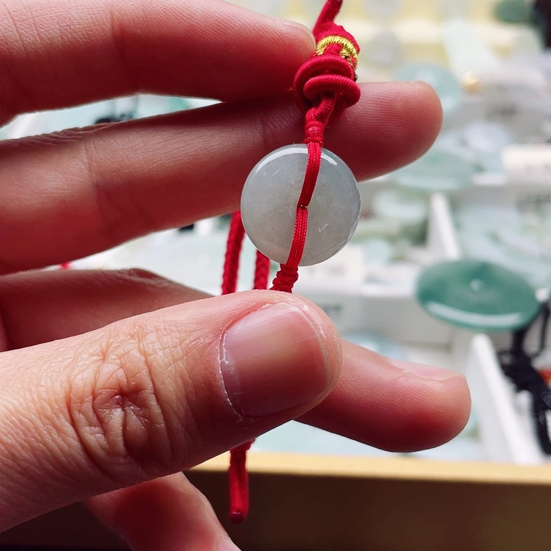 翡翠颈饰未镶嵌天然翡翠