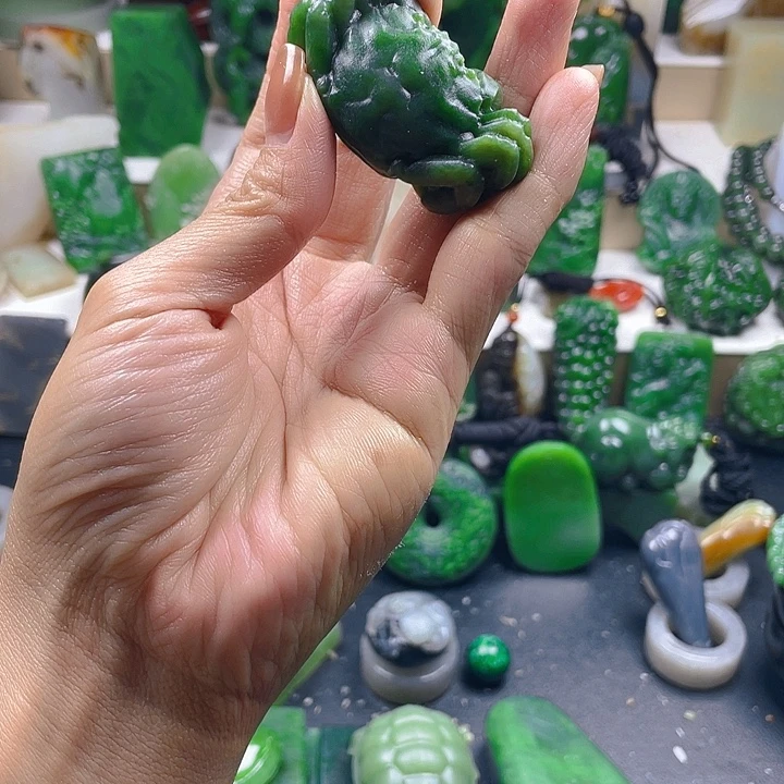 和田玉未镶嵌珠宝半成品
