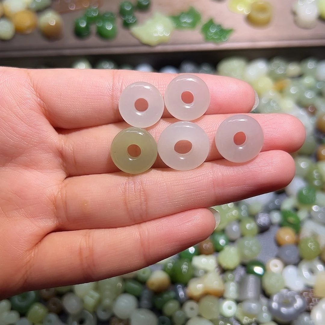 和田玉（糖玉）未镶嵌珠宝半成品68一个多样性发其一