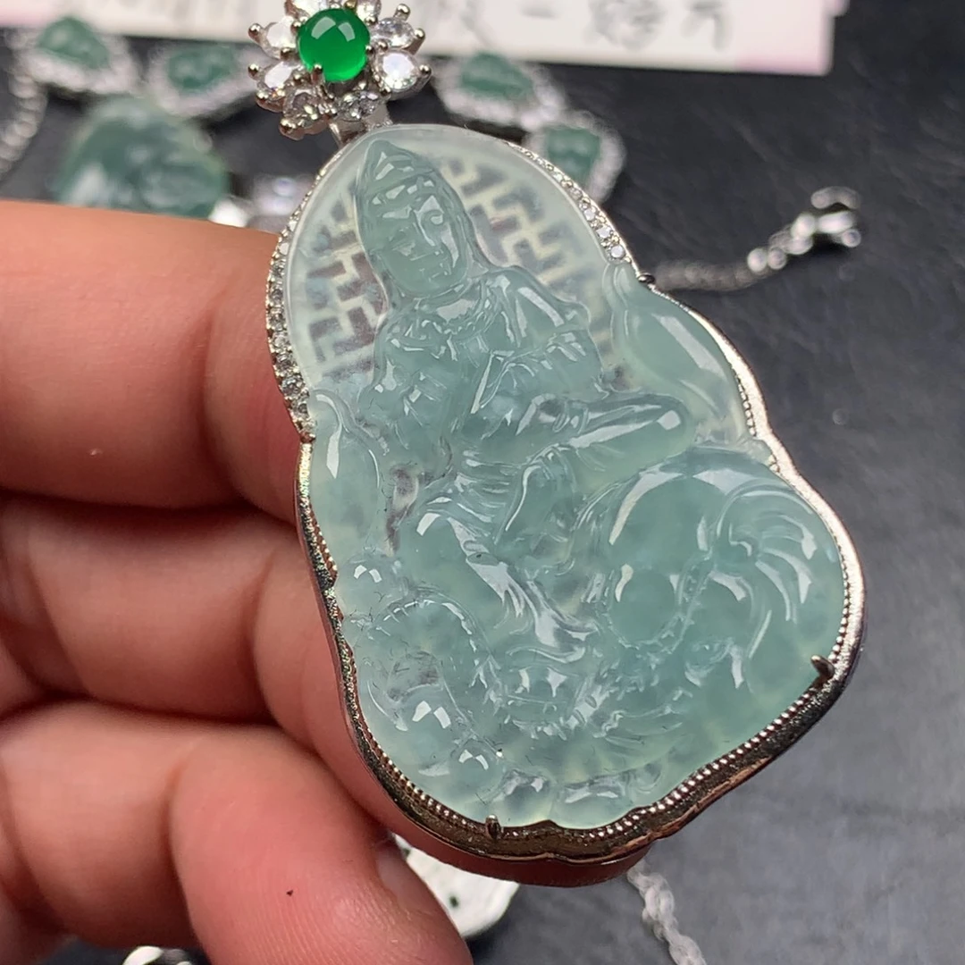 翡翠未镶嵌颈饰普贤