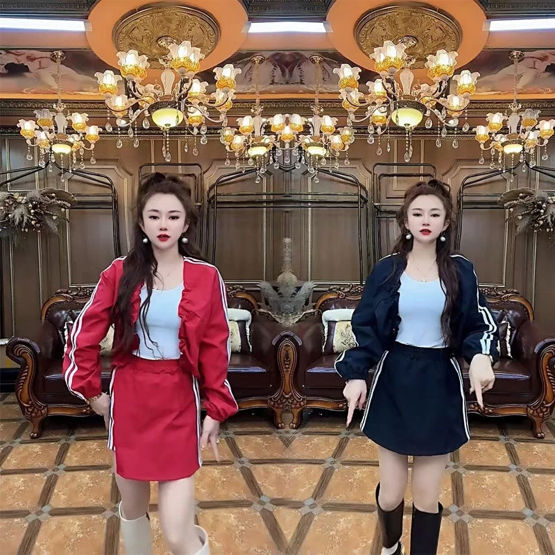 欧货时尚休闲套装春秋款潮流抽绳设计打底衫松紧腰直筒短裙三件套