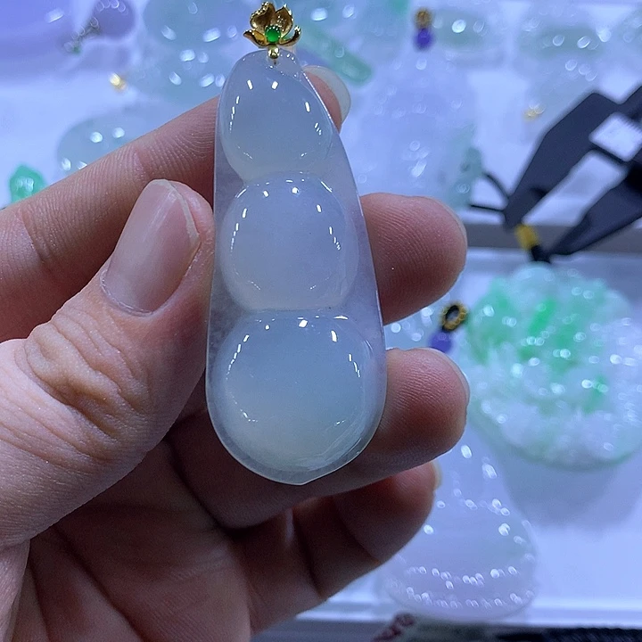 翡翠18K金镶嵌颈饰天然翡翠A货吊坠
