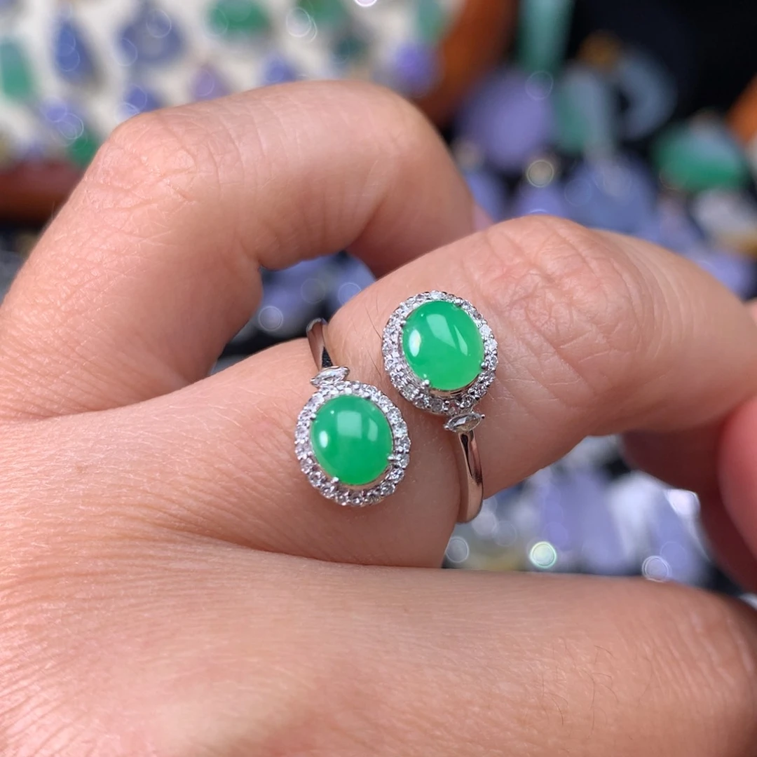 翡翠戒指18K金镶嵌蛋面戒指