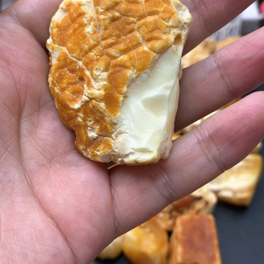 定制琥珀未镶嵌蜜蜡