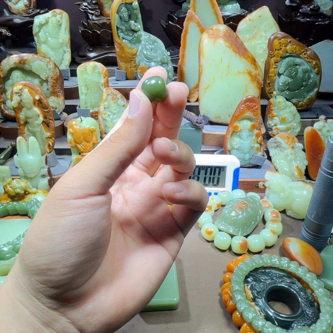 ****森透闪石质玉未镶嵌珠宝奇石