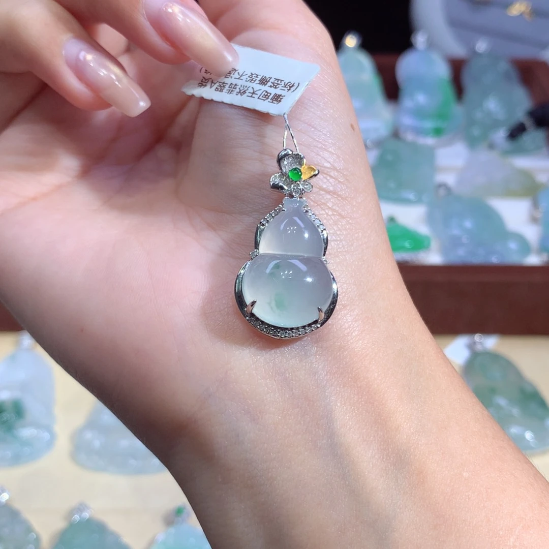 吊坠(不含链)18K金镶嵌翡翠