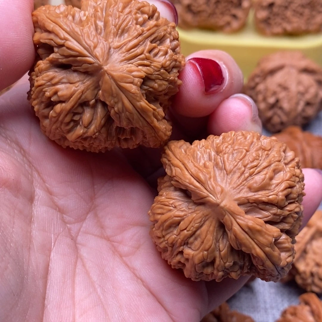 文玩核桃把件天**勤毕业南疆石46全品