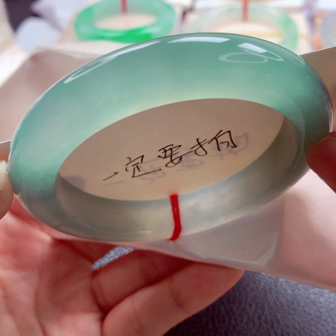 未镶嵌手镯翡翠牛*姐师妹十几万品质冰绿炸光