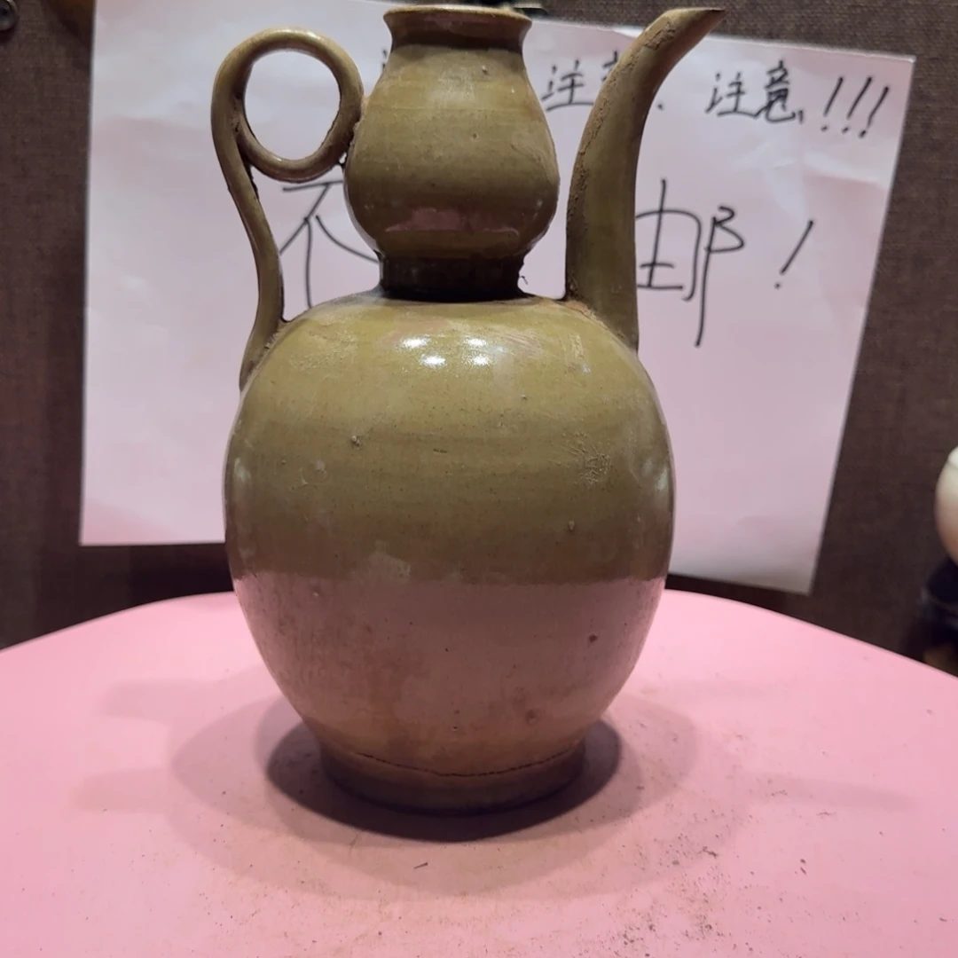 陶其他漂亮的小瓷瓶子