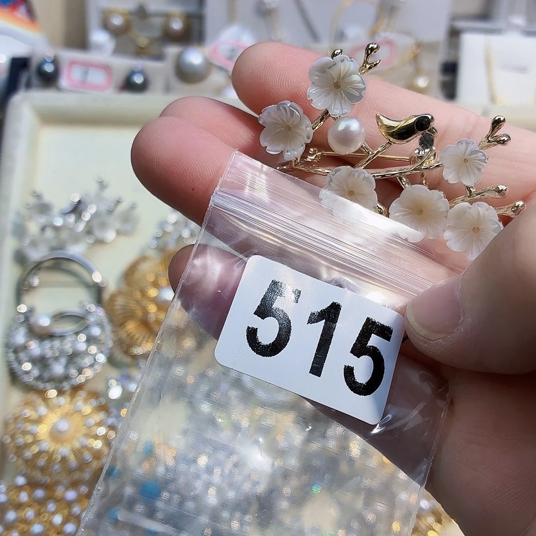 “***世合金淡水珍珠耳饰