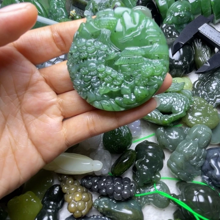 和田玉未镶嵌颈饰