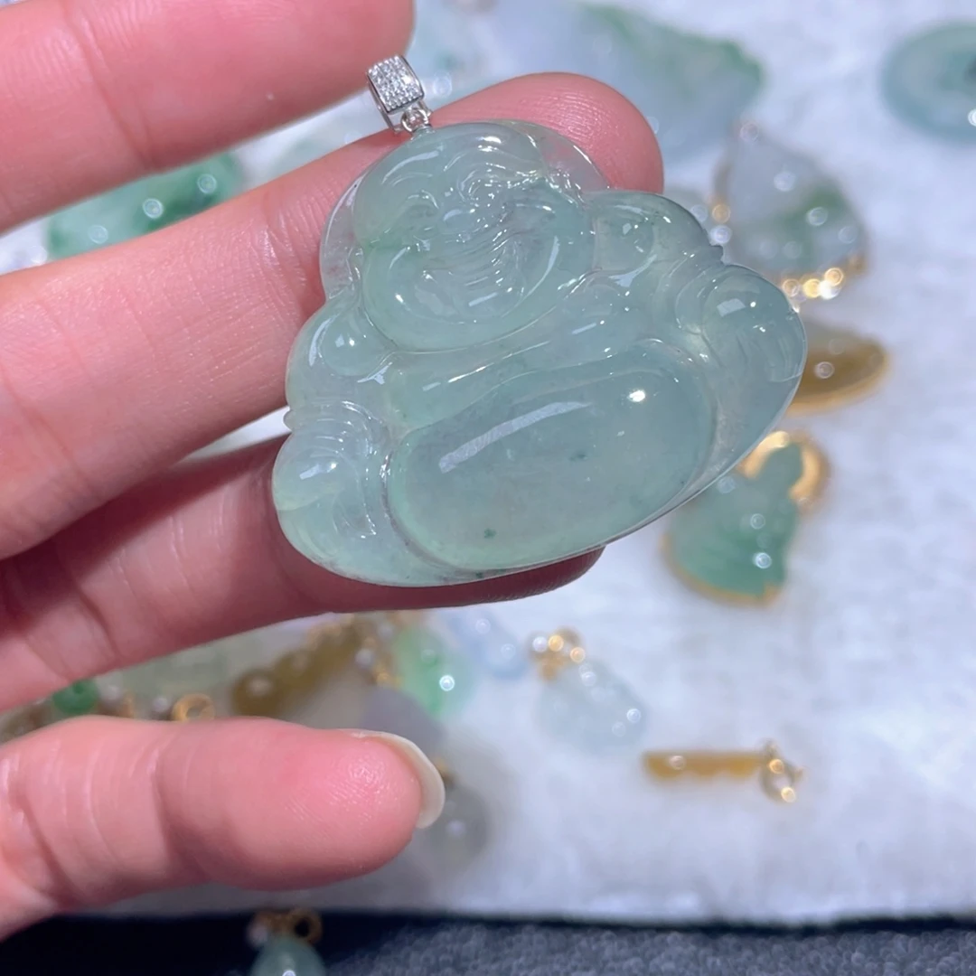 翡翠18K金镶嵌颈饰翡翠