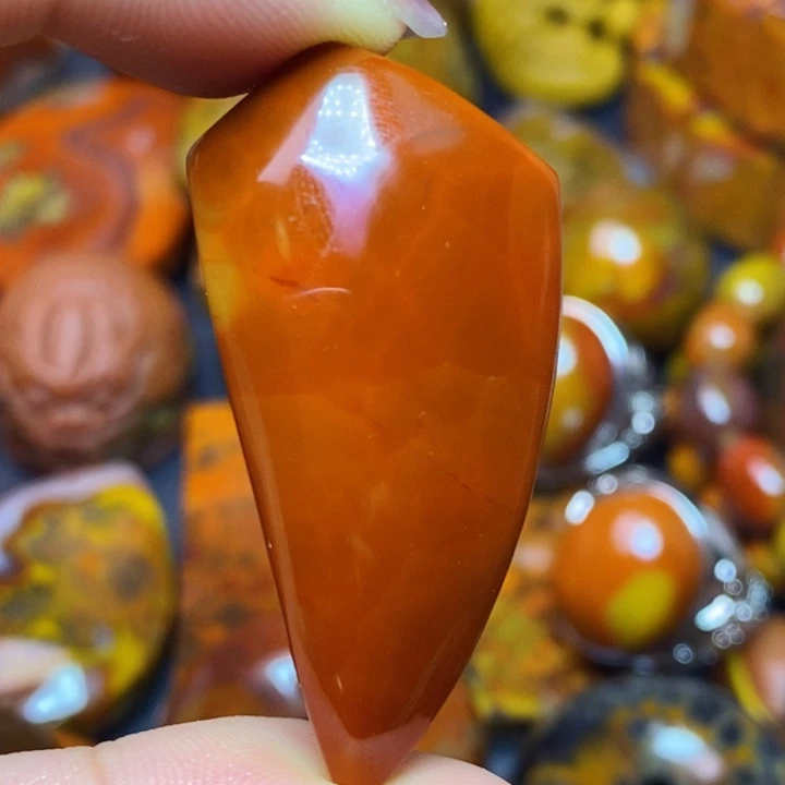 玛瑙/玉髓颈饰未镶嵌墨**舟