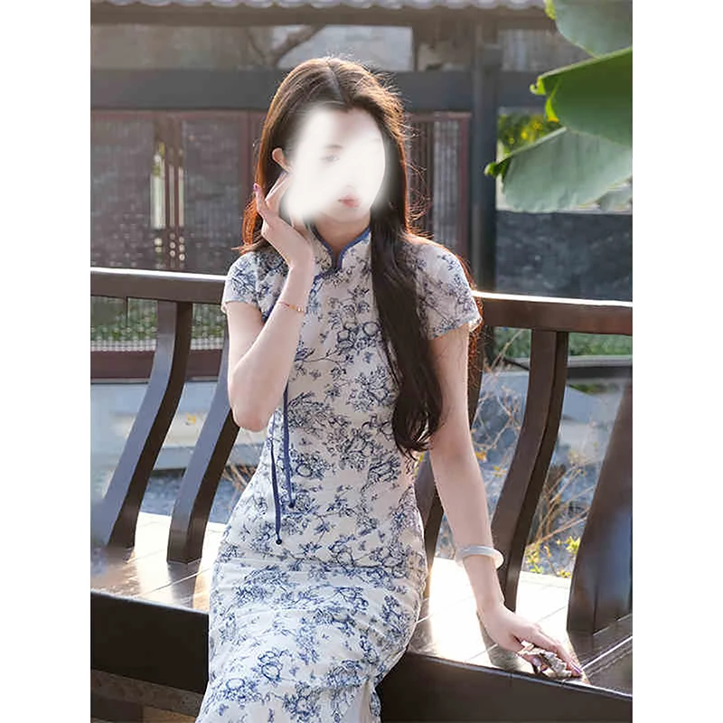 【倚栏】新中式石榴花印花旗袍裙女2025年新款早春国风盘扣连衣裙