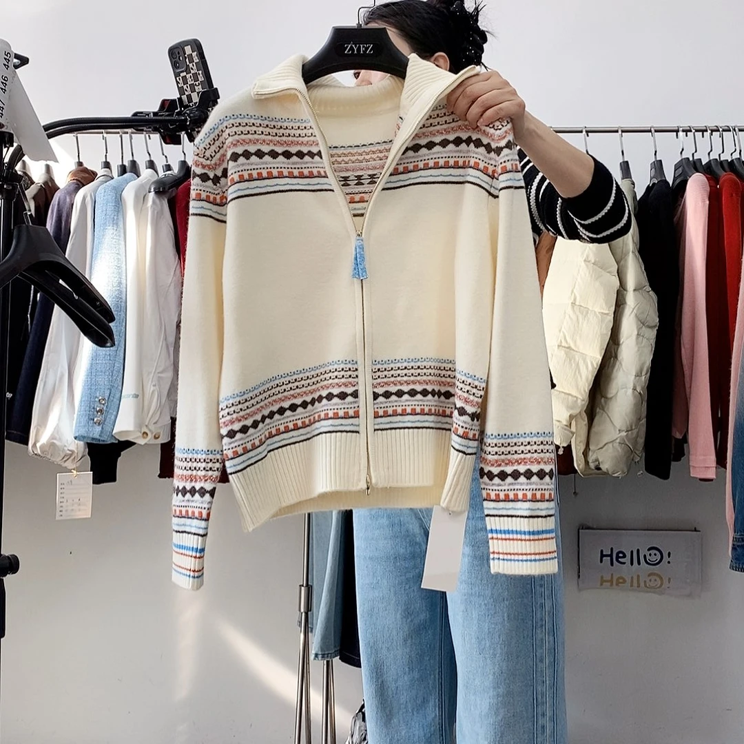 白色拉链针织衫130斤内