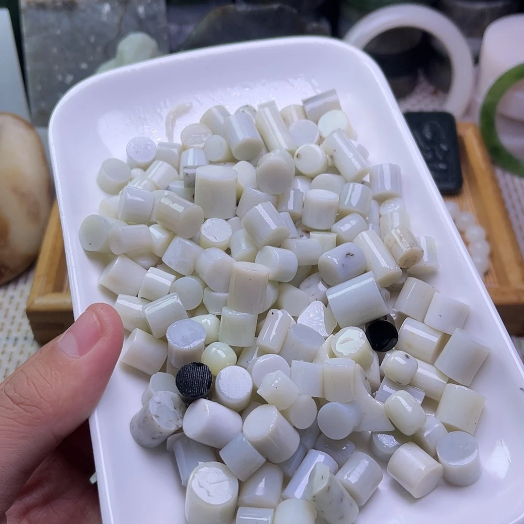 未镶嵌和田玉车挂