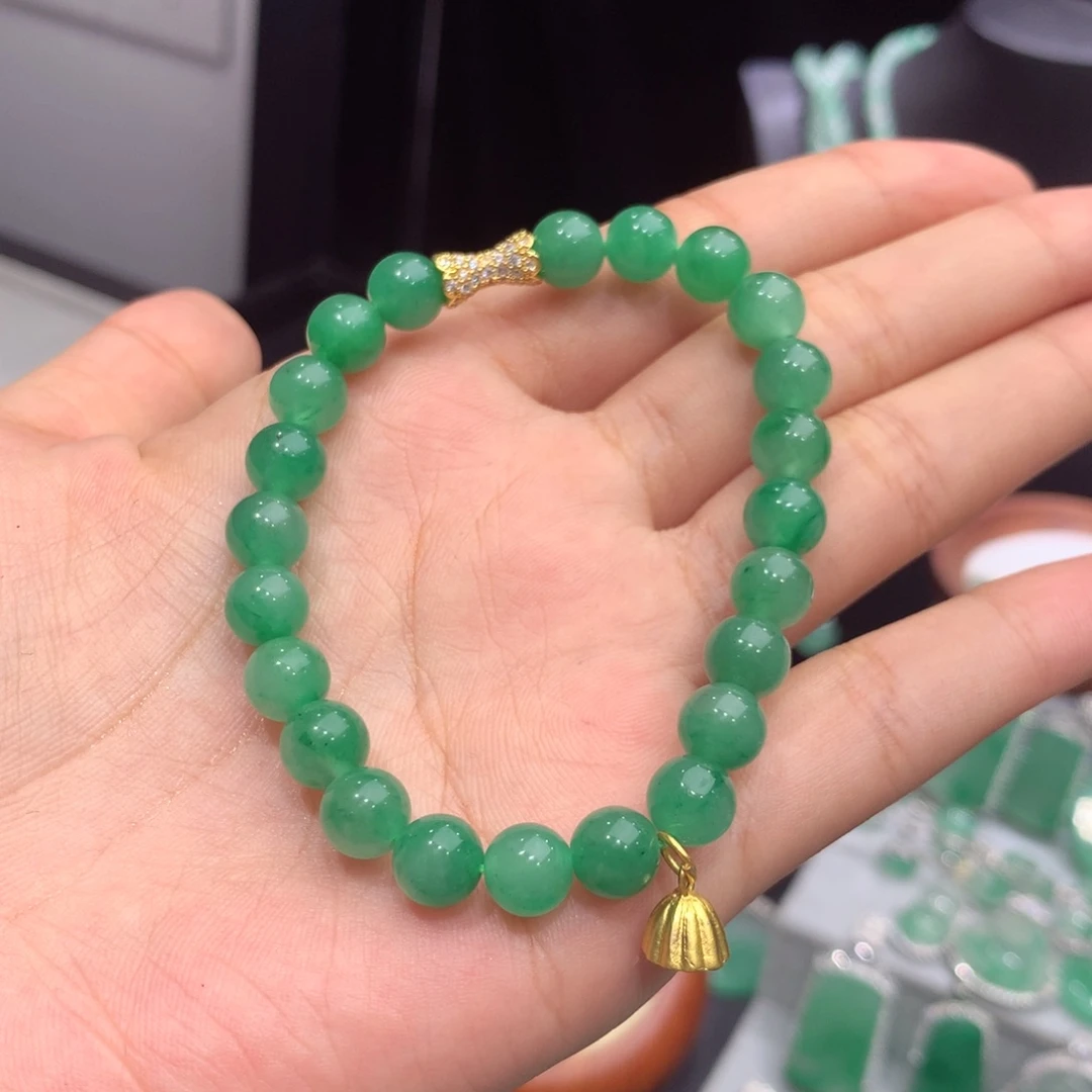 石英质玉（非洲翠）未镶嵌颈饰