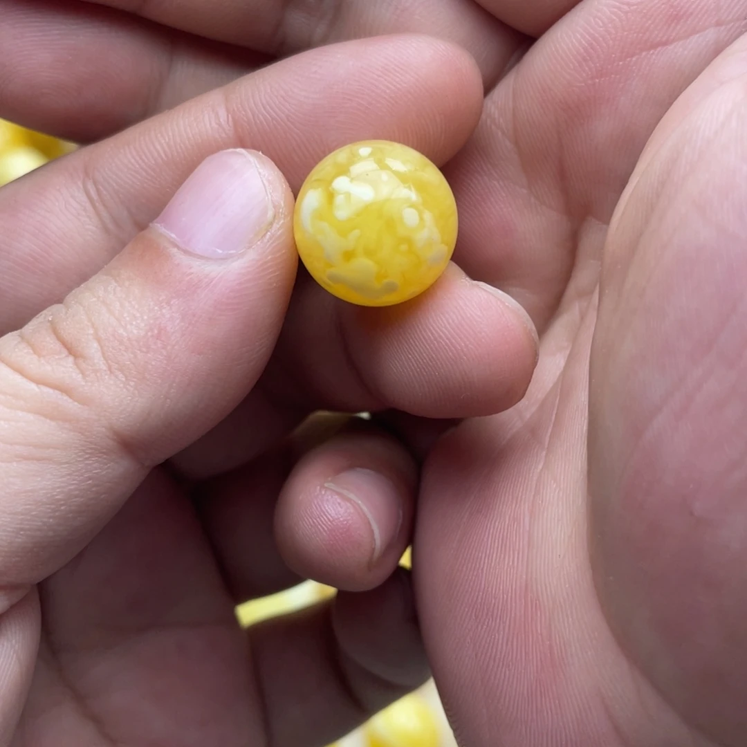 琥珀未镶嵌颈饰琥珀蜜蜡