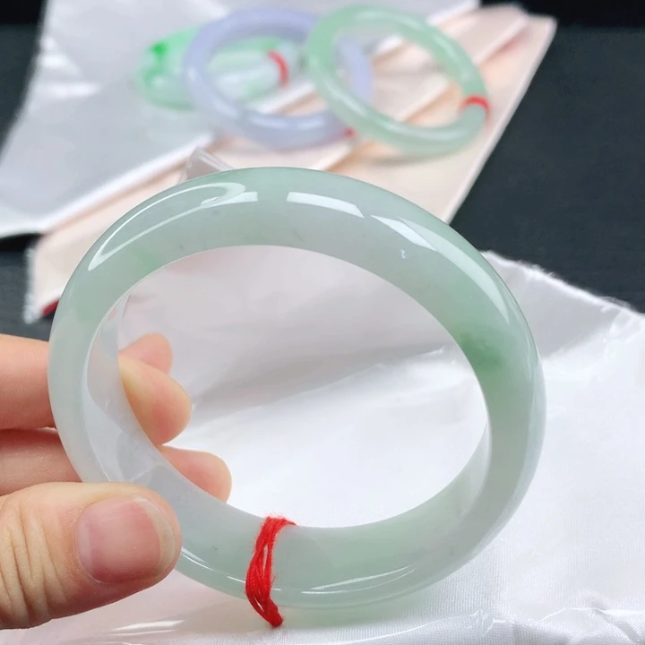 未镶嵌手镯翡翠57+宽边浅绿翡翠手镯