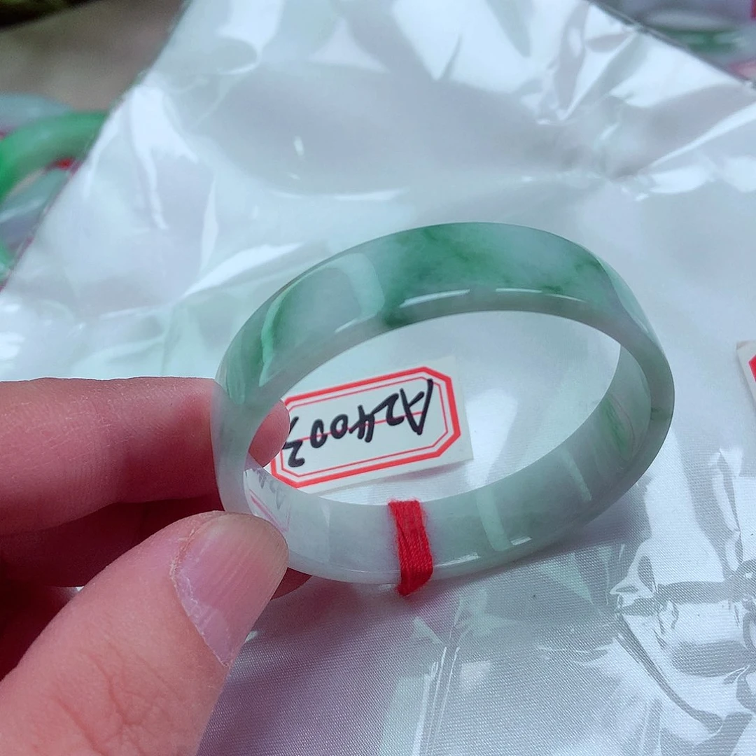 翡翠手镯未镶嵌圈口51