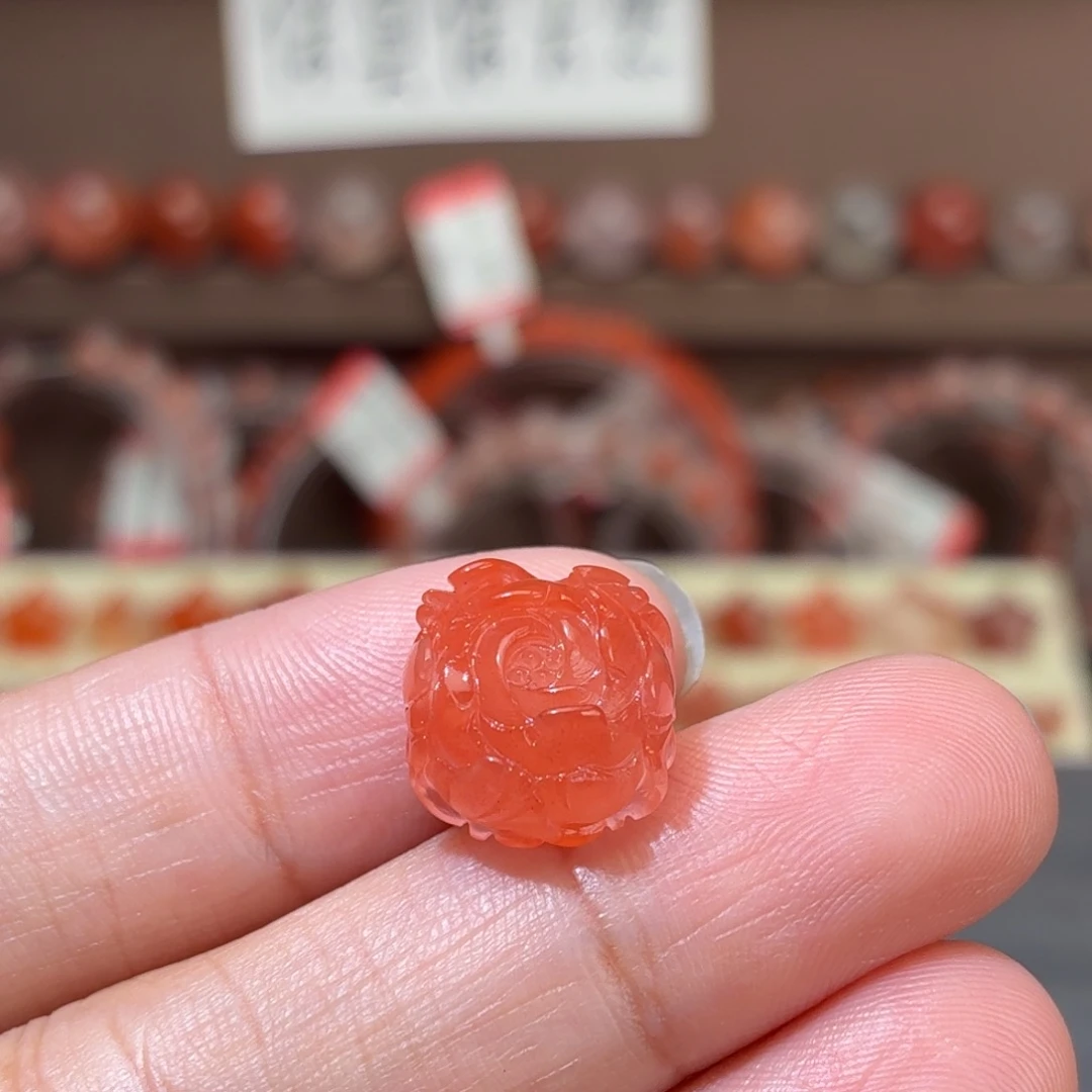麦***5南红玛瑙未镶嵌川料牡丹花