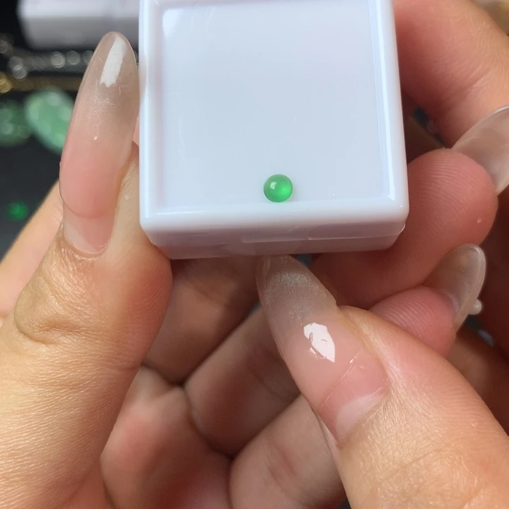 翡翠未镶嵌颈饰蛋面