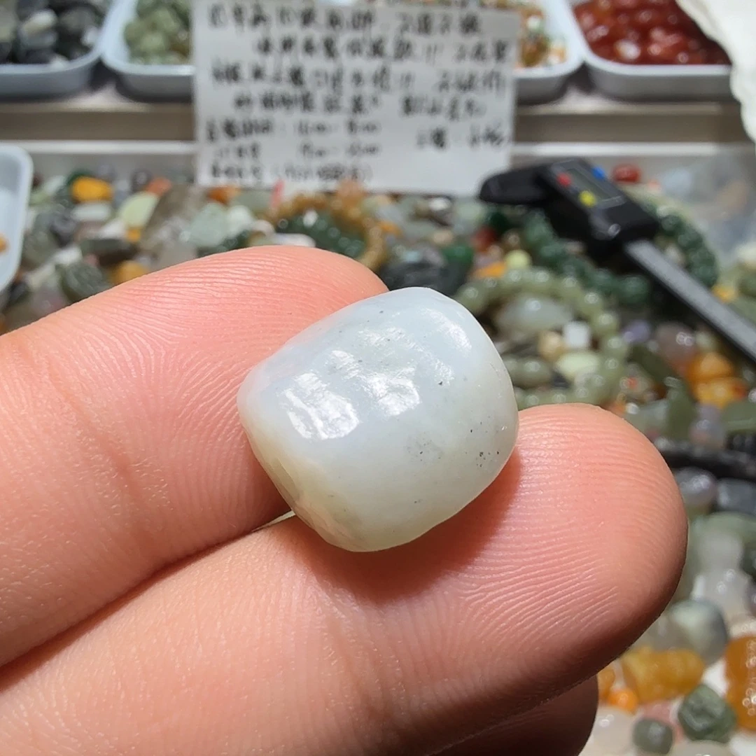 和田玉未镶嵌珠宝奇石