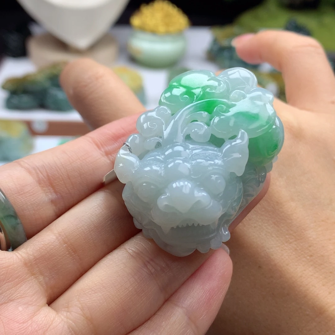 翡翠未镶嵌颈饰A28 阳绿翡翠貔貅
