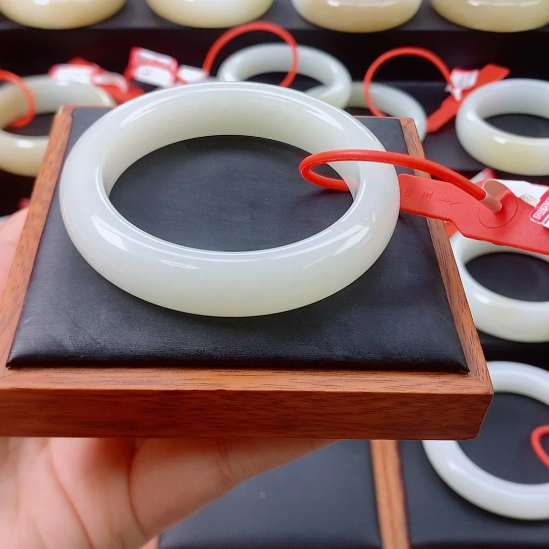 未镶嵌手镯和田玉54/55