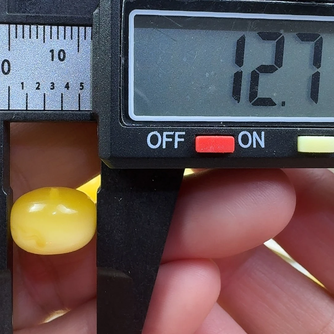 蜜蜡未镶嵌裸石33杂
