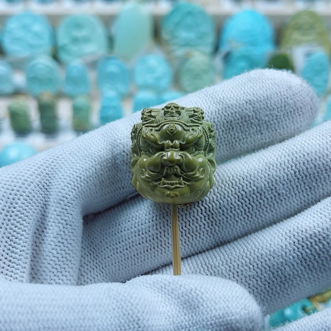 绿松石未镶嵌珠宝奇石