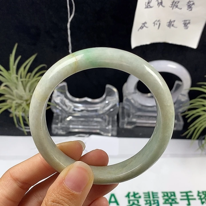 翡翠未镶嵌手镯23号。 58.5圈