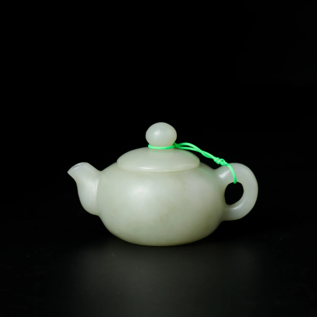 和田玉且末山料把把壶 约73.8*50.5*47.5mm 88.5g J0114-11