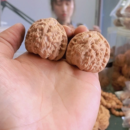 【闪购商品】把件文玩核桃38.5白狮子