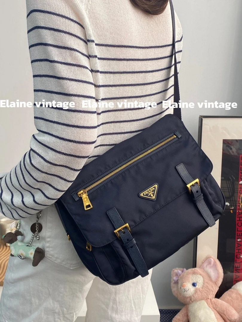 99新 Prada/普拉达 现代款蓝金斜挎邮差包男女通用款(29cm)