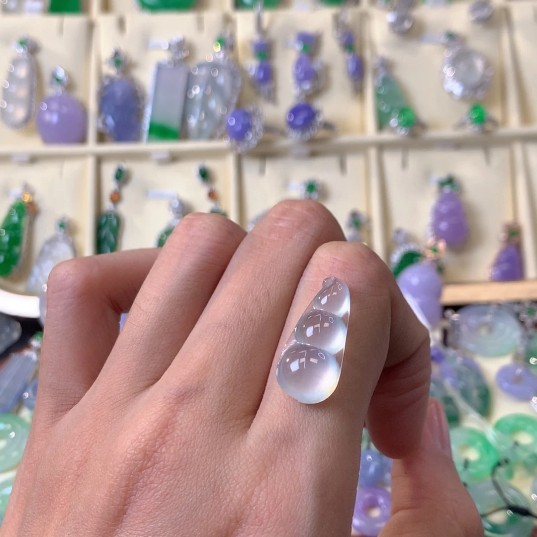 翡翠颈饰未镶嵌裸石