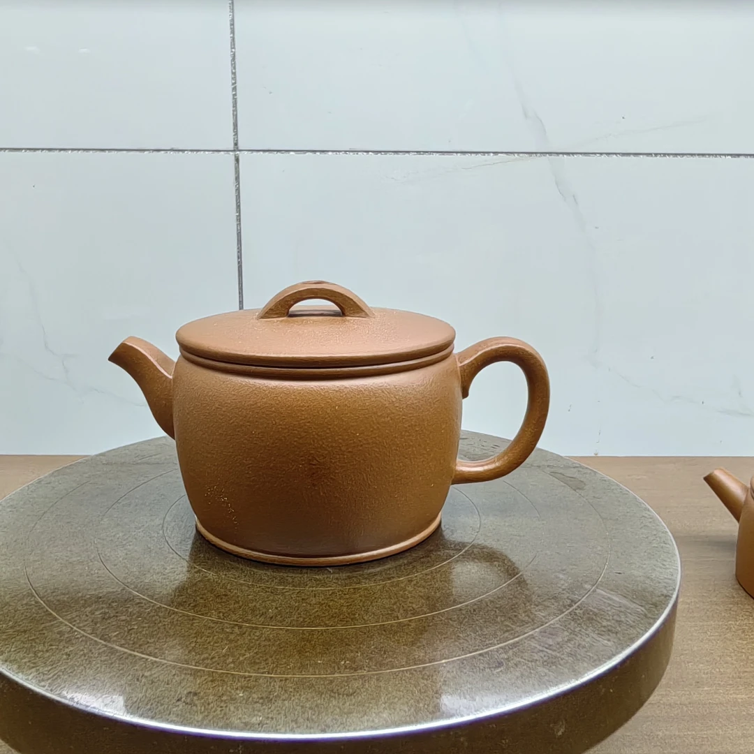 汉瓦壶，原矿小红泥60目，130㏄左右精工半手助理工艺美术师手制